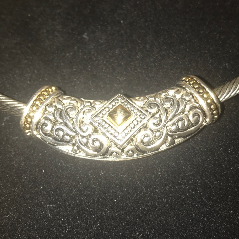 Silver - Picture 3 of 6